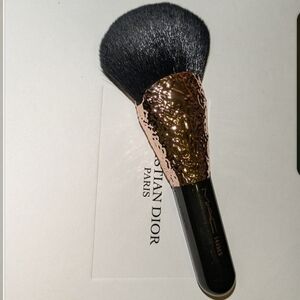 MAC POWDER BRUSH